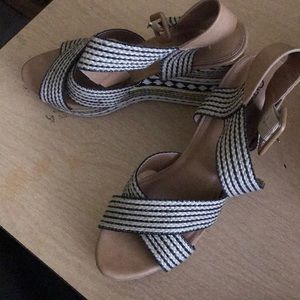 Wedge heel shoes
